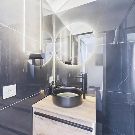 Appartement New 2br, 2 En-suites W/ A/c - Principe Real | By Airnest *
